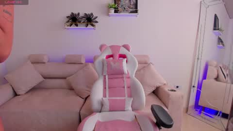    online show from 06-23-26, 07:12