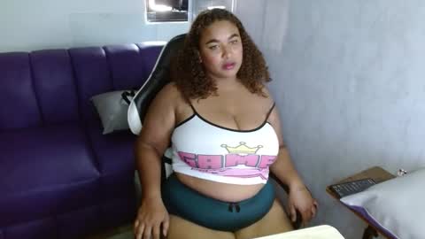 Snapshot of _arianna_18 chatting on 10-28-25, 02:20 arianna online show from 10-28-25, 02:20