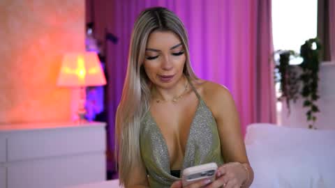 Arielle online show from 12-03-25, 10:02