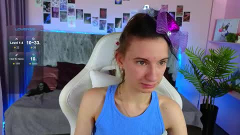 _ash_leyy_ online show from 10-24-25, 05:04