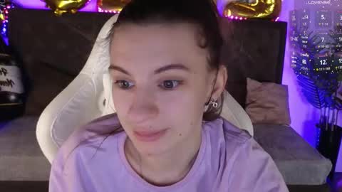 _ash_leyy_ online show from 12-19-25, 01:34