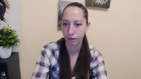 _astraia_ online show from 06-10-26, 06:45
