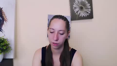 _astraia_ online show from 06-25-26, 06:18