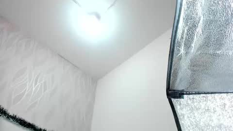 Aura online show from 12-22-25, 03:36