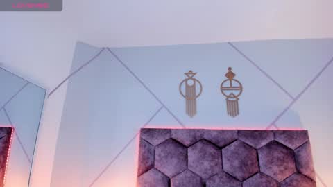 _aurora_collins_ online show from 12-15-25, 12:20