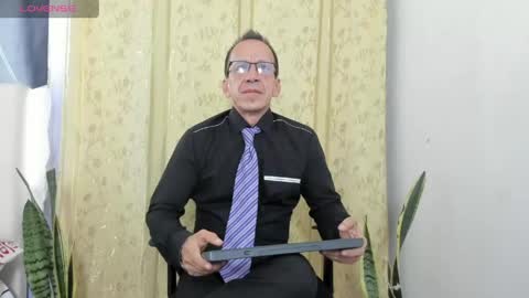 Axel online show from 05-26-26, 11:50