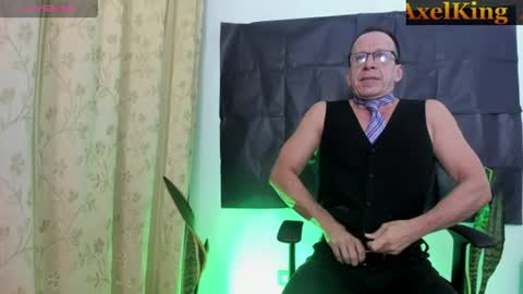 Axel online show from 07-30-26, 11:42