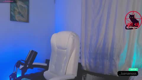 Lunita  online show from 01-14-26, 04:45