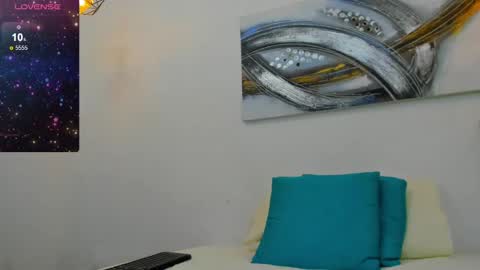 Snapshot of _becky__ chatting on 12-17-24, 08:32 Becky online show from 12-17-24, 08:32