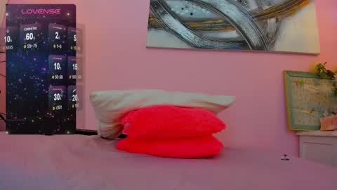 Snapshot of _becky__ chatting on 02-12-25, 08:18 Becky online show from 02-12-25, 08:18