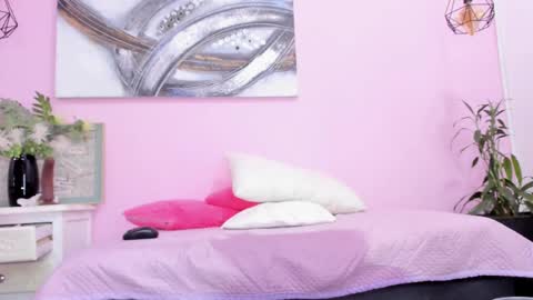 Snapshot of _becky__ chatting on 03-09-25, 07:37 Becky online show from 03-09-25, 07:37