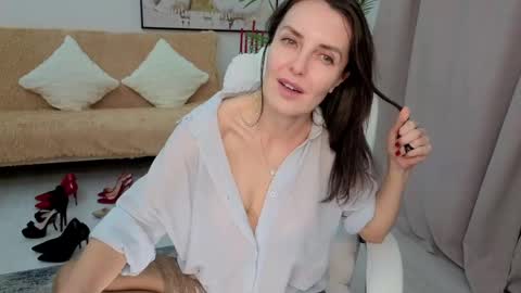 Beylly online show from 04-18-26, 07:07