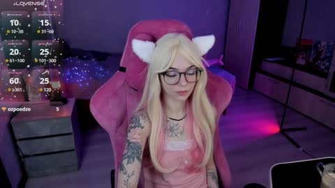 Snapshot of _black_fox__ chatting on 01-15-25, 11:51 Olivia Subscribe to my Fansly -   online show from 01-15-25, 11:51