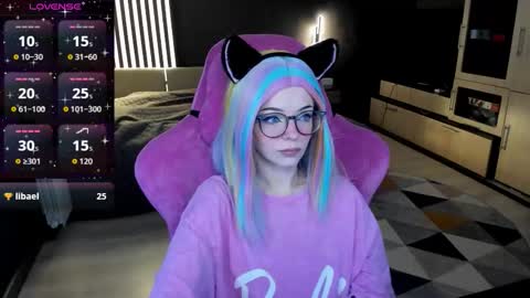 Olivia Subscribe to my Fansly -   online show from 03-19-26, 10:47