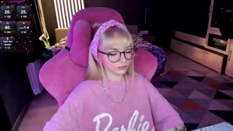 Olivia Subscribe to my Fansly -   online show from 05-07-26, 11:21