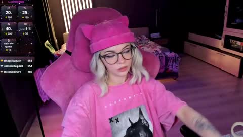 Olivia Subscribe to my Fansly -   online show from 05-17-26, 11:23