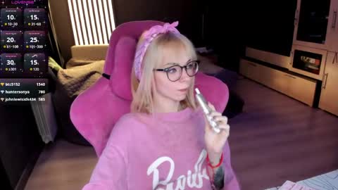 Olivia Subscribe to my Fansly -   online show from 05-29-26, 01:36