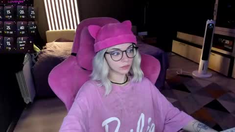 Olivia Subscribe to my Fansly -   online show from 06-09-26, 10:43