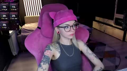 Olivia Subscribe to my Fansly -   online show from 07-10-26, 12:37