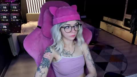 Olivia Subscribe to my Fansly -   online show from 07-11-26, 12:02
