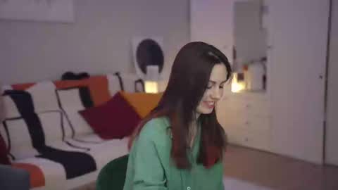 Lili online show from 02-28-25, 10:20