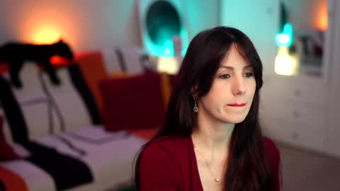 Lili online show from 12-17-25, 05:35