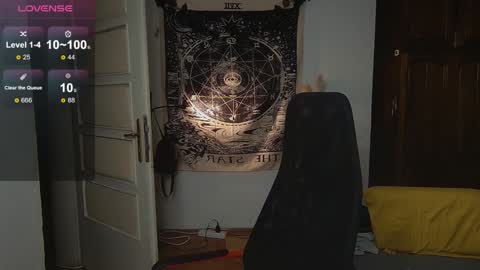 Laura online show from 12-09-24, 03:44