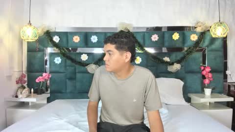 _bonnyandclyde online show from 12-16-25, 11:37