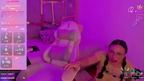 Snapshot of _briigite chatting on 05-30-26, 07:38 Angie Independent model online show from 05-30-26, 07:38