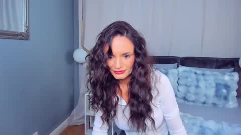 Snapshot of _carlawhite_ chatting on 05-10-26, 03:33 _carlawhite_ online show from 05-10-26, 03:33