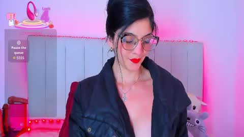 Carolina  online show from 06-12-26, 07:46