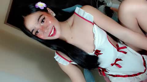 Snapshot of _caroline18_ chatting on 05-31-26, 04:03 Kate flores online show from 05-31-26, 04:03