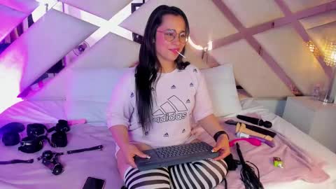 Caroline Sweet online show from 12-06-24, 04:14