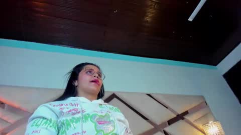 Caroline Sweet online show from 12-19-24, 07:07