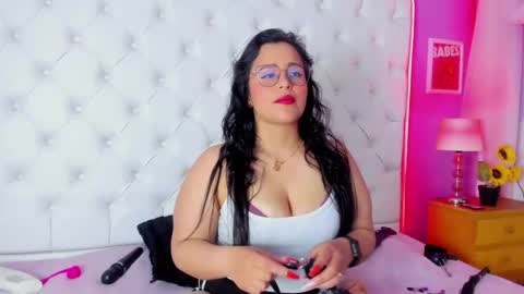 Caroline Sweet online show from 12-28-24, 03:47