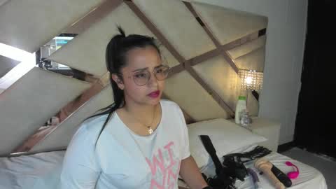 Caroline Sweet online show from 01-11-25, 09:47