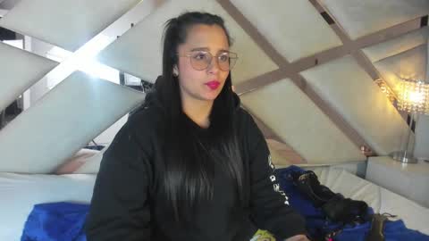 Caroline Sweet online show from 01-23-25, 06:28