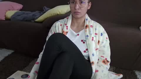 cat online show from 11-14-25, 02:49