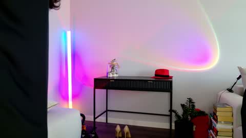 Snapshot of _cava_ chatting on 01-24-25, 10:43 Carol online show from 01-24-25, 10:43