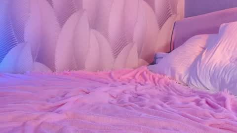 Snapshot of _ccrystaa_ chatting on 03-01-25, 08:23 Christina Chris online show from 03-01-25, 08:23