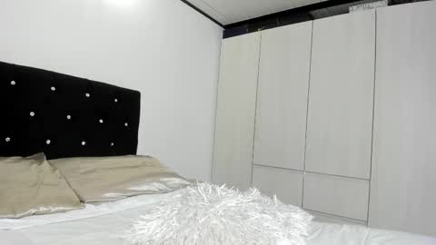 Bella  online show from 11-27-25, 10:12