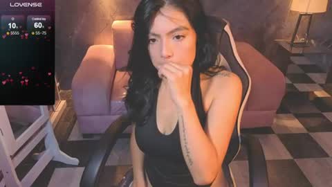 _charlottee_b online show from 06-12-26, 08:08