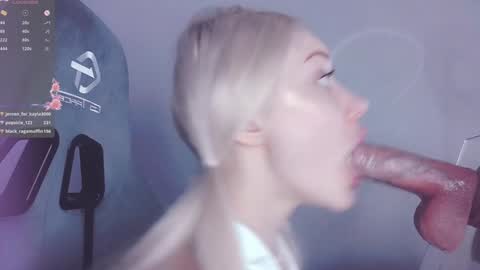 Snapshot of _chatur_babe chatting on 12-29-24, 08:26 Angelina online show from 12-29-24, 08:26