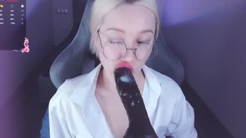 Snapshot of _chatur_babe chatting on 01-24-25, 04:06 Angelina online show from 01-24-25, 04:06