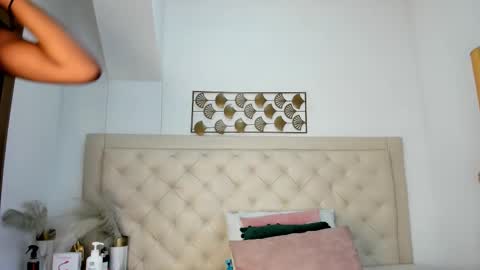 Chloe  online show from 02-23-25, 11:33