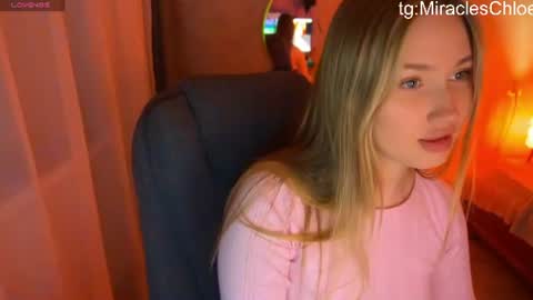 Snapshot of _chloe_miller_ chatting on 07-18-26, 06:45 _chloe_miller_ online show from 07-18-26, 06:45