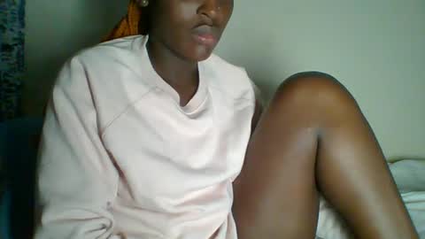 Snapshot of _clara01 chatting on 01-19-25, 05:39 clara online show from 01-19-25, 05:39