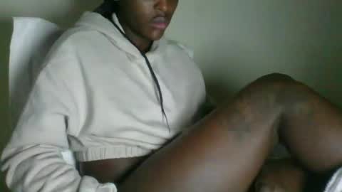 Snapshot of _clara01 chatting on 11-12-25, 06:58 clara online show from 11-12-25, 06:58