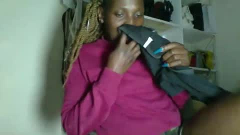 clara online show from 05-12-26, 06:43