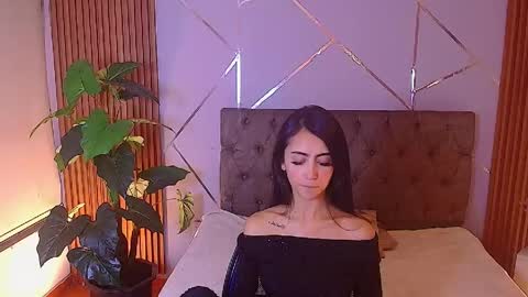 Snapshot of _coraliinee_ chatting on 05-06-26, 05:46 Coraline online show from 05-06-26, 05:46